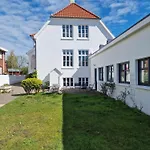 Aurora Villa