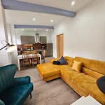 Aurora Villa