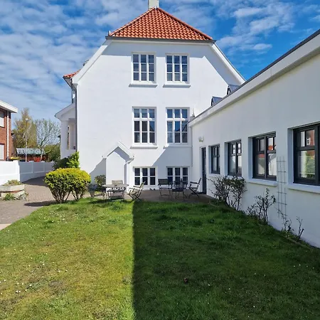 Aurora Villa